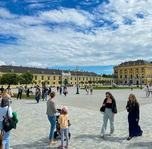 Direkt Bei Schoenbrunn! Appartement *